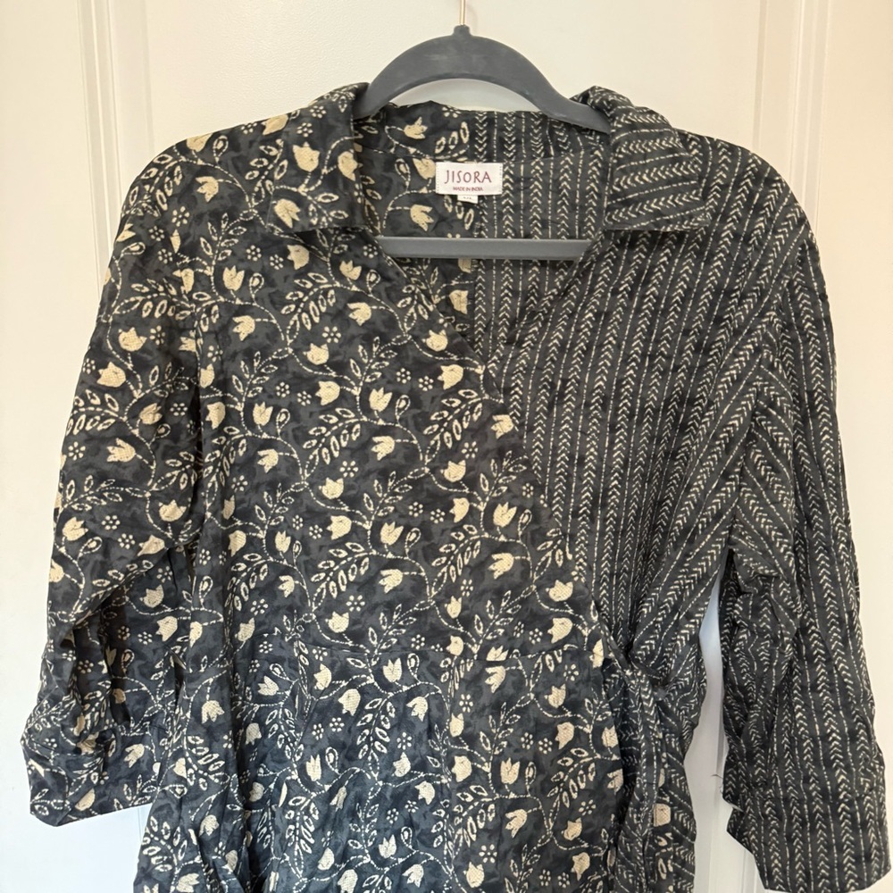 JISORA Dainty Florals with Arrows on Blue Cotton Top - Picture 9 of 14